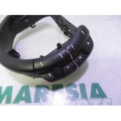 Citroen - C4 Picasso - Steering wheel mounted radio control