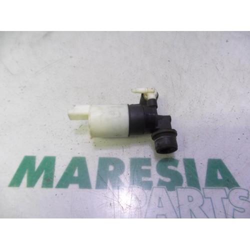 Renault - Megane Scenic - Windscreen washer pump