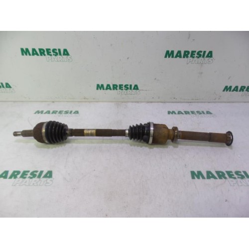 Renault - Megane Scenic - Front drive shaft, right