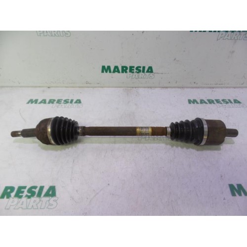 Renault - Megane Scenic - Front drive shaft, left