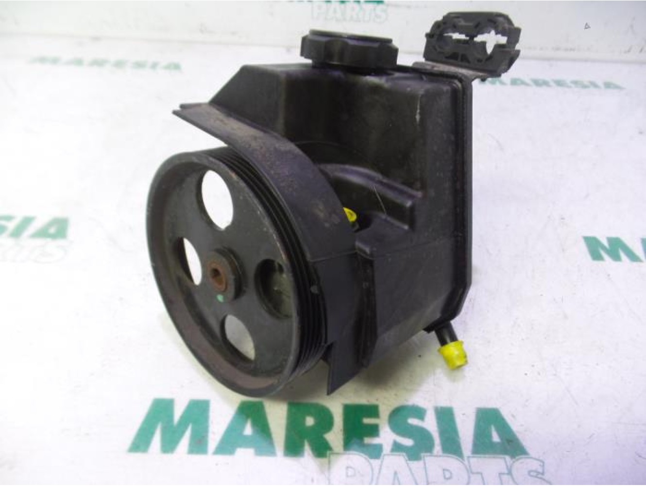 Peugeot - 206 - Power steering pump