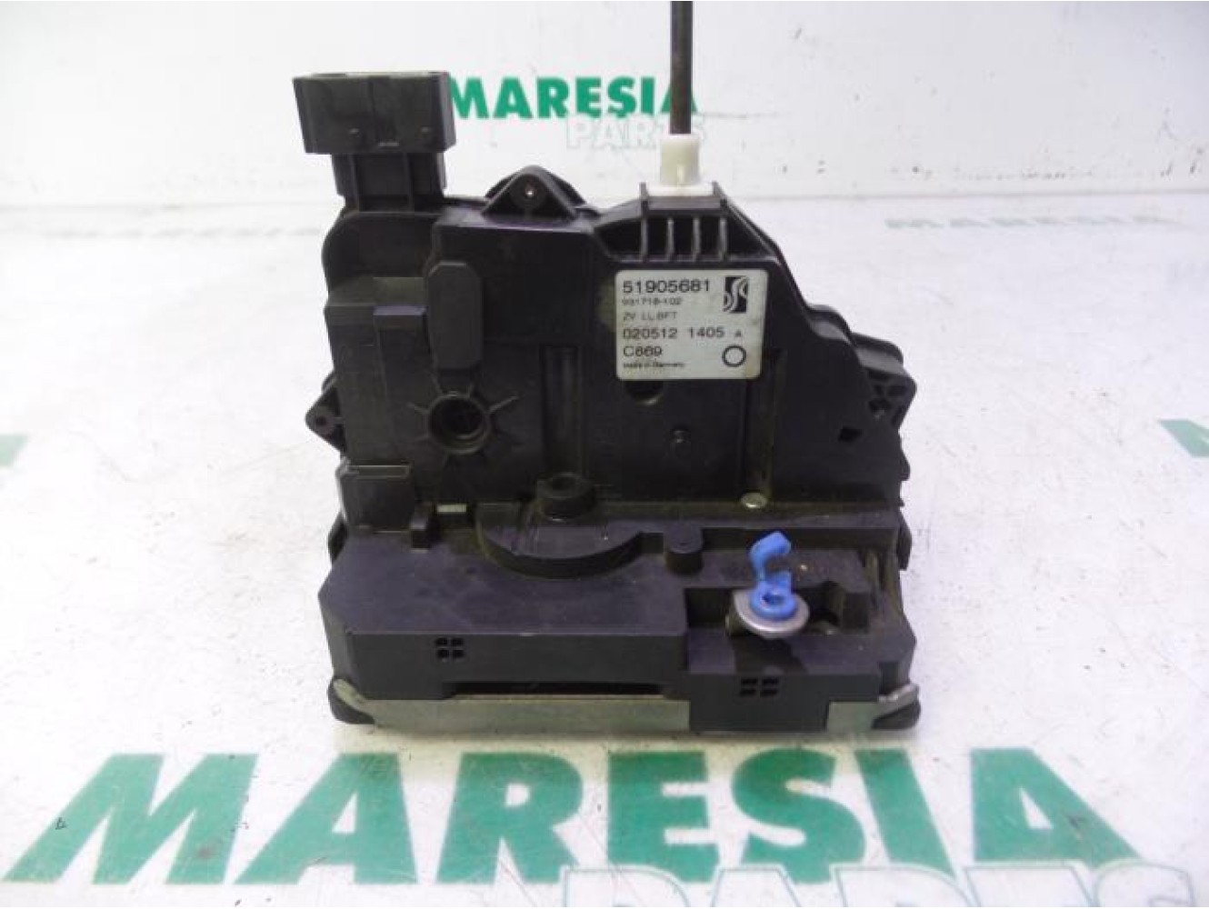 Fiat - Punto - Front door lock mechanism 4-door, right