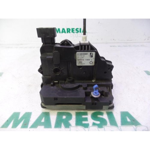 Fiat - Punto - Front door lock mechanism 4-door, right