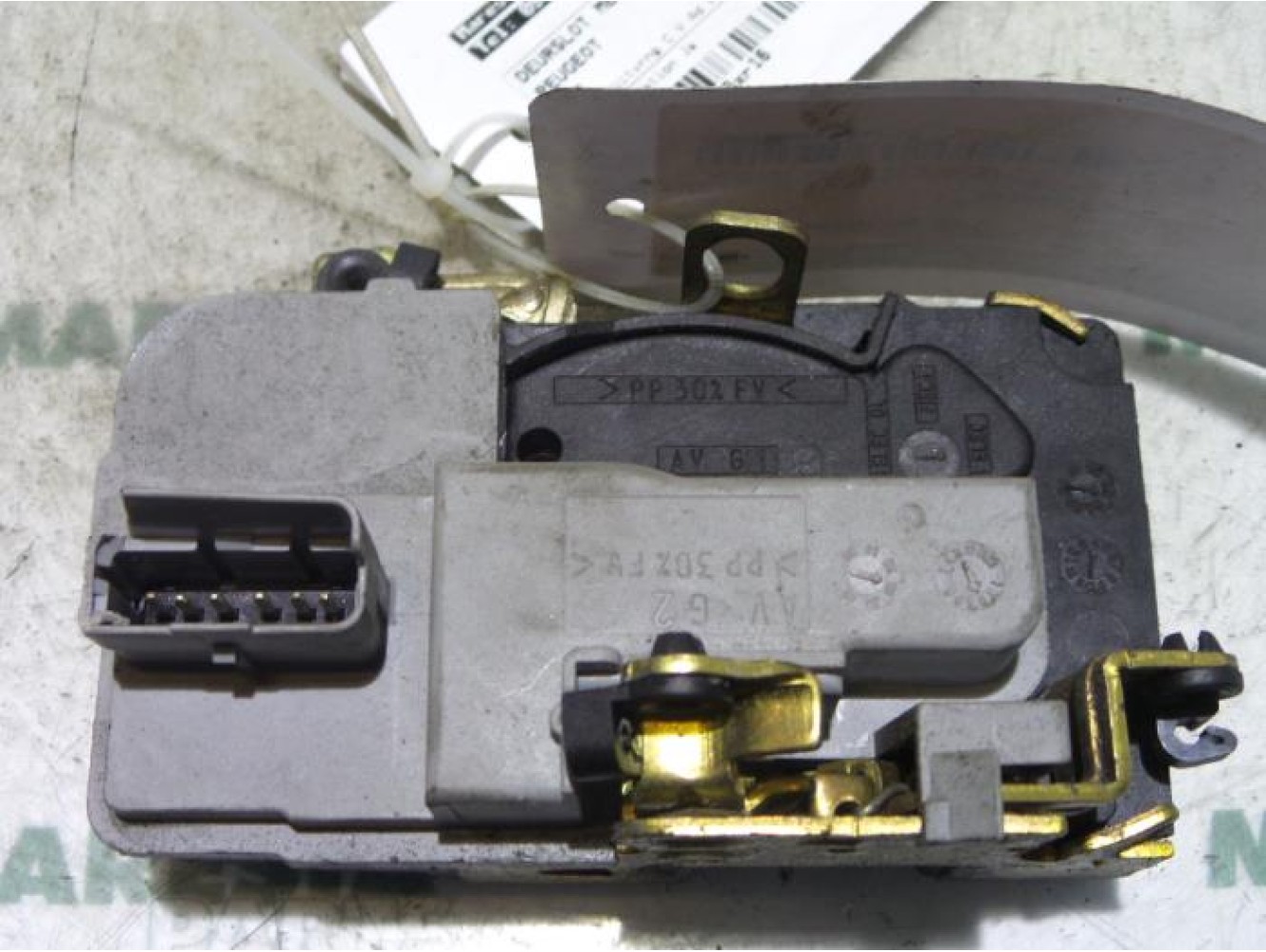 Peugeot - 206 - Door lock mechanism 4-door, front left