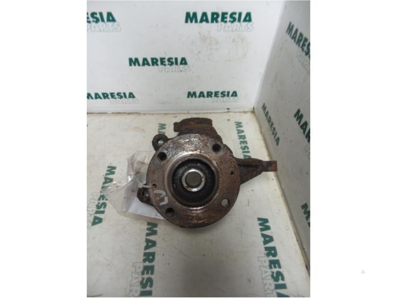 Peugeot - 206 - Knuckle, front left
