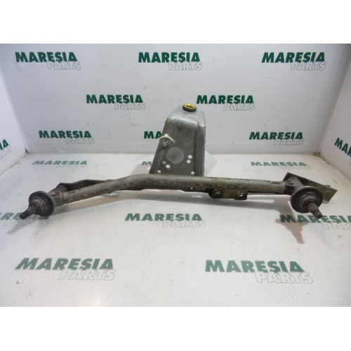 Peugeot - 206 - Wiper mechanism