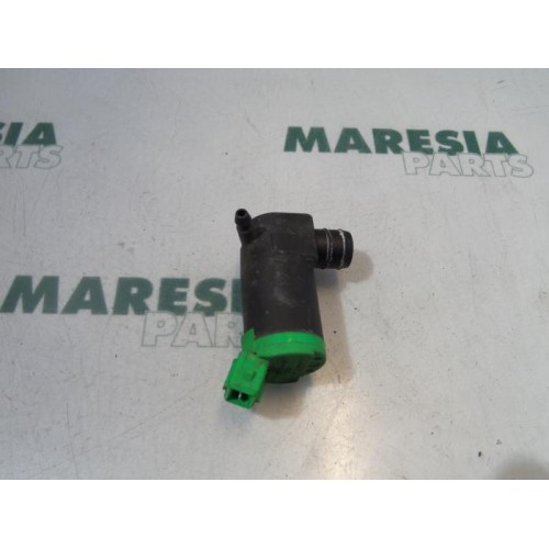Peugeot - 206 - Scheibensprüherpumpe vorne