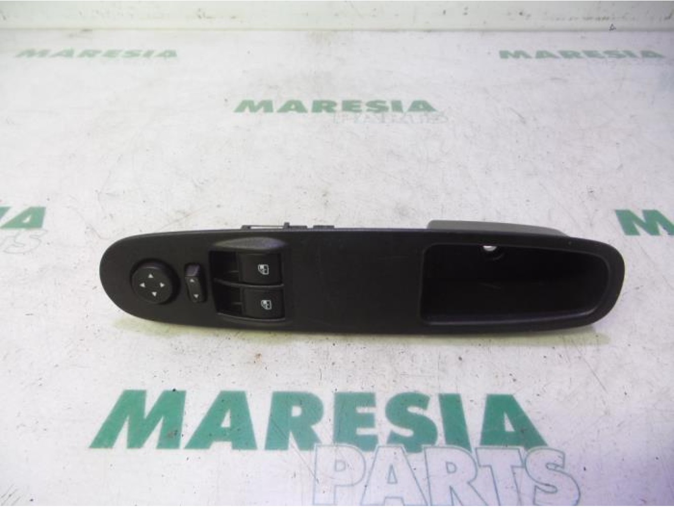 Fiat - Punto - Multi-functional window switch
