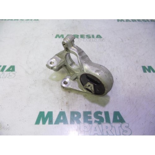 Citroen - C5 - Engine mount