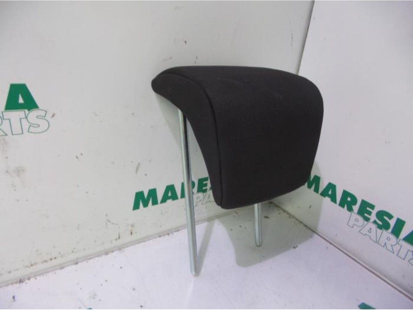 Fiat - Punto - Headrest