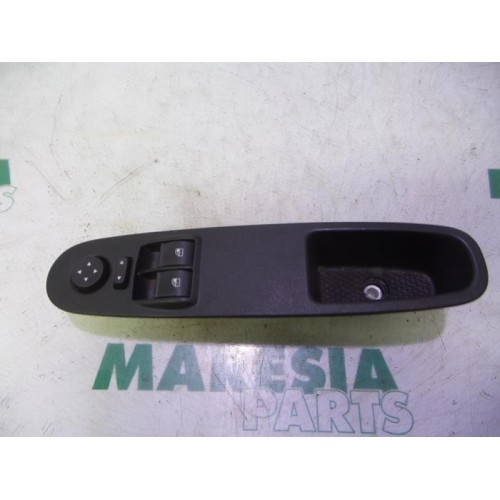 Fiat - Punto - Multi-functional window switch