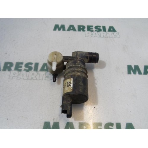 Peugeot - 407 - Scheibensprüherpumpe vorne