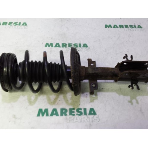 Renault - Laguna - Front shock absorber rod, right