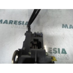 Renault - Megane Scenic - Rear door lock mechanism 4-door, left