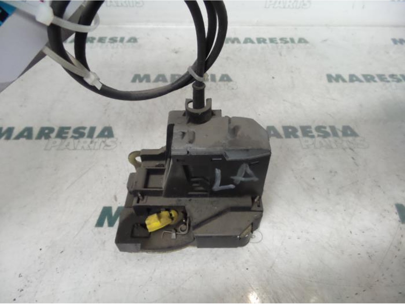 Renault - Megane Scenic - Rear door lock mechanism 4-door, left
