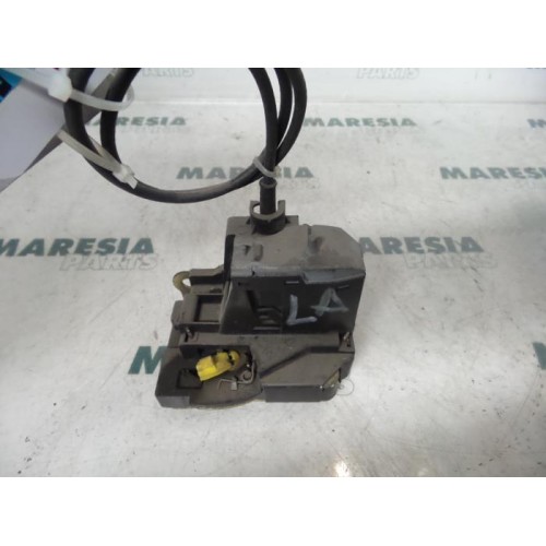 Renault - Megane Scenic - Rear door lock mechanism 4-door, left