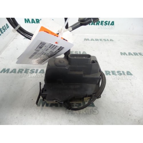 Renault - Megane Scenic - Rear door lock mechanism 4-door, left