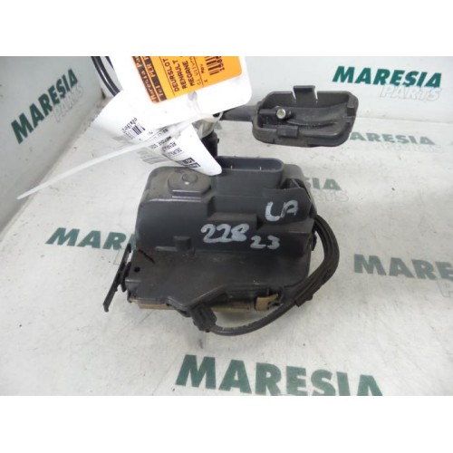 Renault - Megane Scenic - Rear door lock mechanism 4-door, left