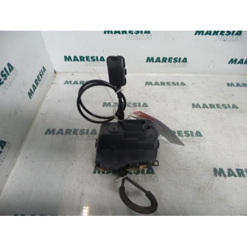 Renault - Megane Scenic - Rear door lock mechanism 4-door, left