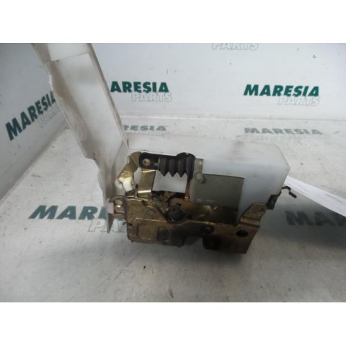 Renault - Megane Scenic - Rear door lock mechanism 4-door, left