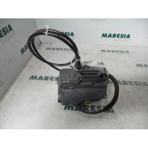 Renault - Megane Scenic - Rear door lock mechanism 4-door, left