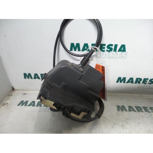 Renault - Megane Scenic - Rear door lock mechanism 4-door, left
