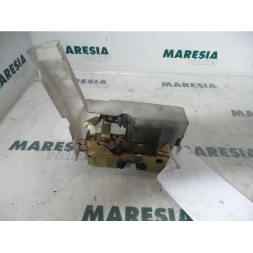 Renault - Megane Scenic - Rear door lock mechanism 4-door, left
