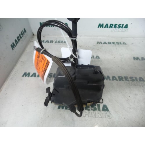 Renault - Megane Scenic - Rear door lock mechanism 4-door, left