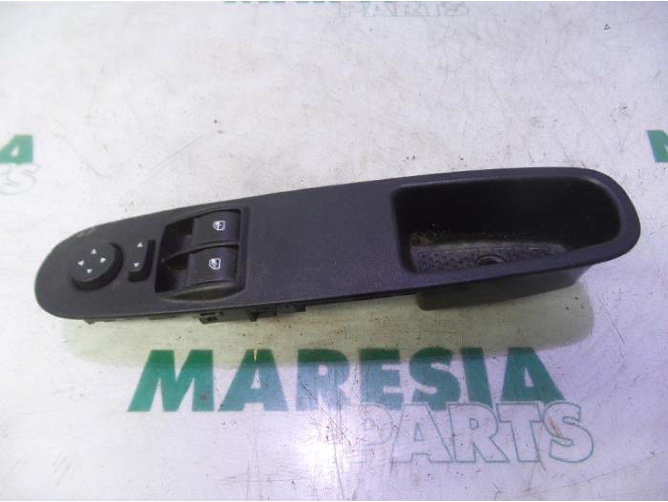Fiat - Punto - Multi-functional window switch