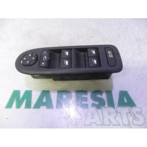Citroen - C5 - Multi-functional window switch