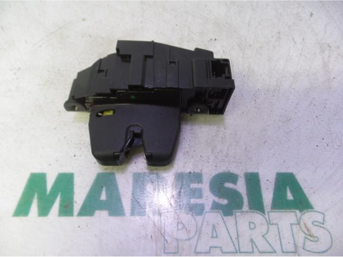 Citroen - C5 - Tailgate lock mechanism