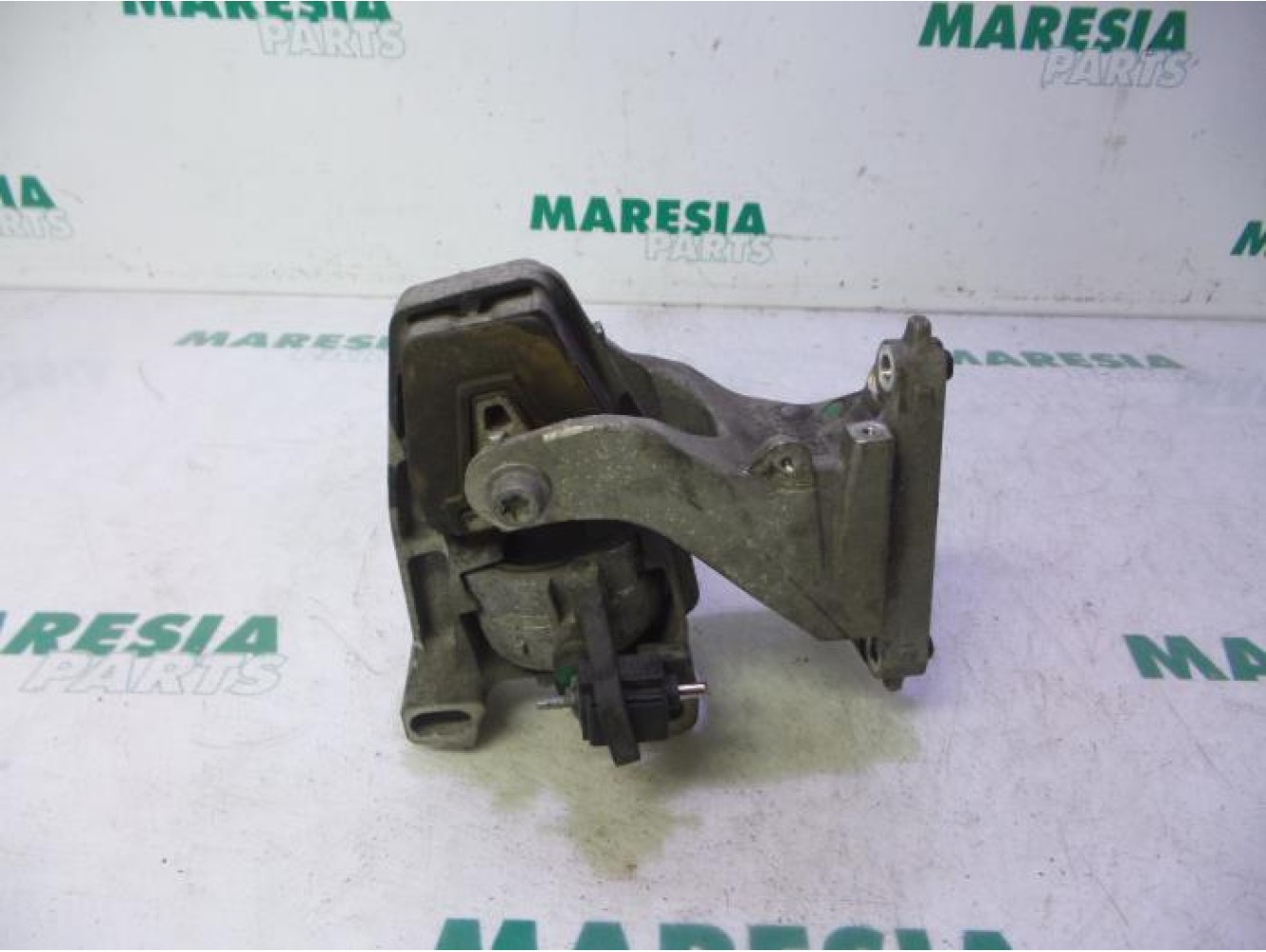 Citroen - C5 - Engine mount