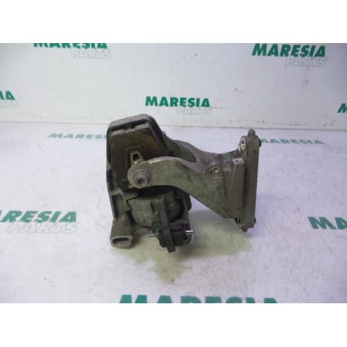 Citroen - C5 - Engine mount