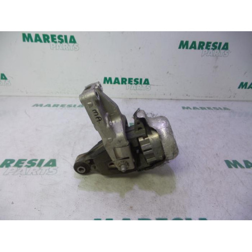 Citroen - C5 - Engine mount