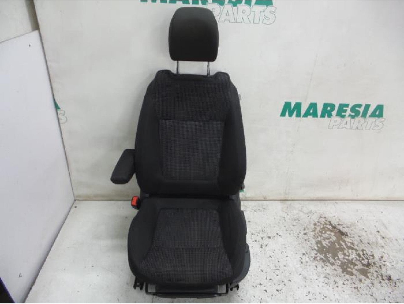 Peugeot - 5008 - Sitz links