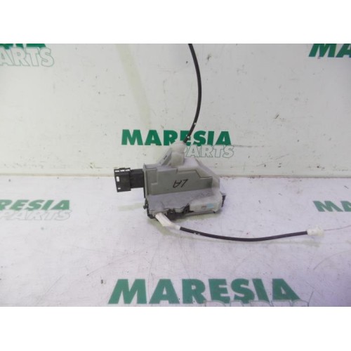 Peugeot - 5008 - Rear door lock mechanism 4-door, left