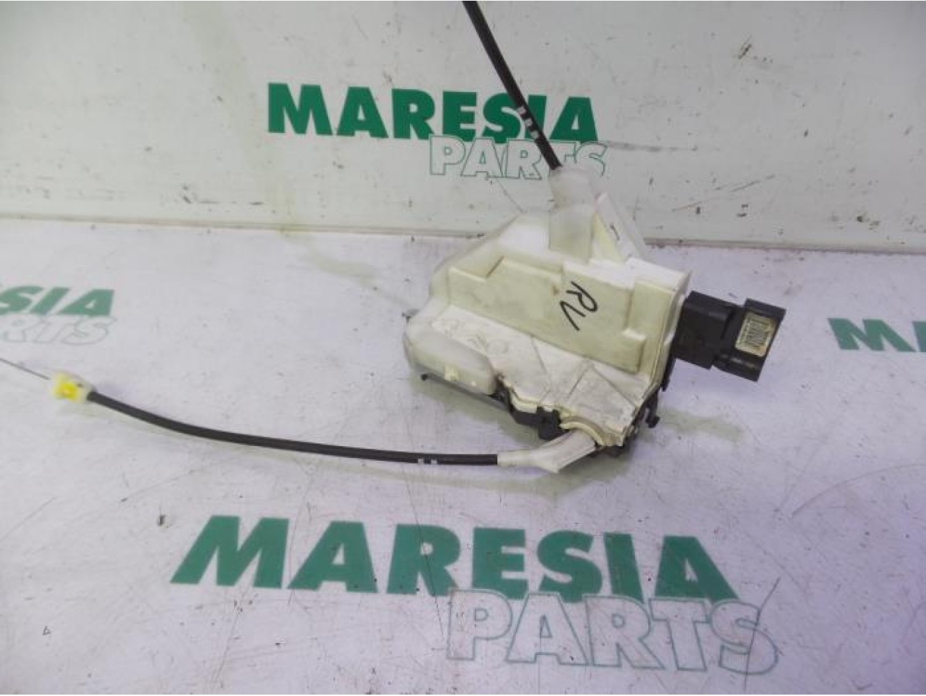 Peugeot - 5008 - Front door lock mechanism 4-door, right