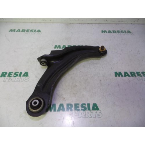 Renault - Clio - Front lower wishbone, right