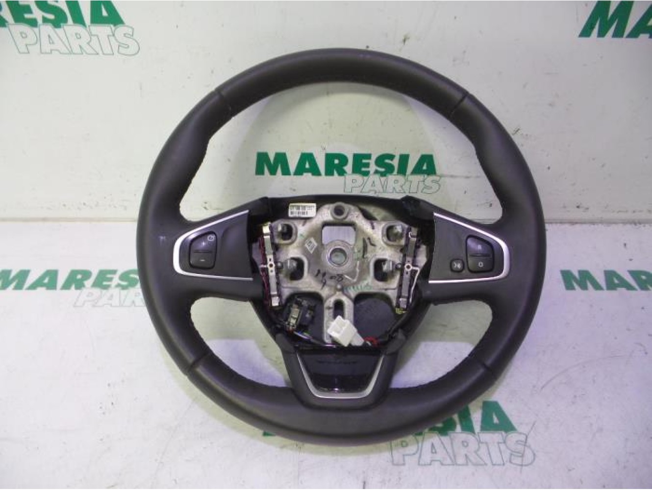 Renault - Clio - Steering wheel