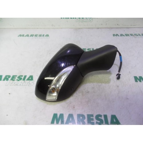 Renault - Clio - Wing mirror, right