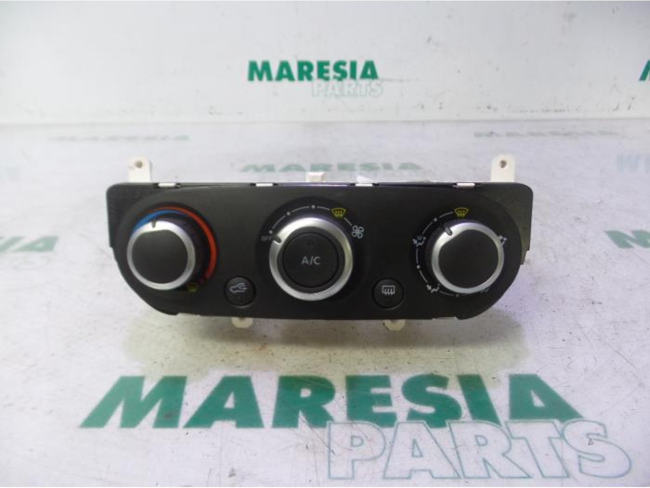 Renault - Clio - Heater control panel