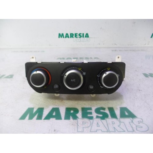 Renault - Clio - Panneau de commandes chauffage