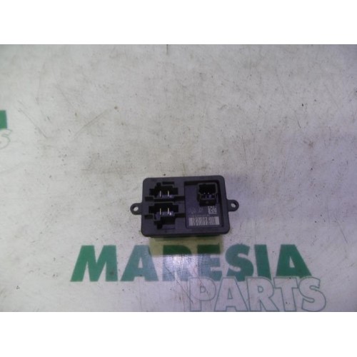 Renault - Clio - Heater resistor
