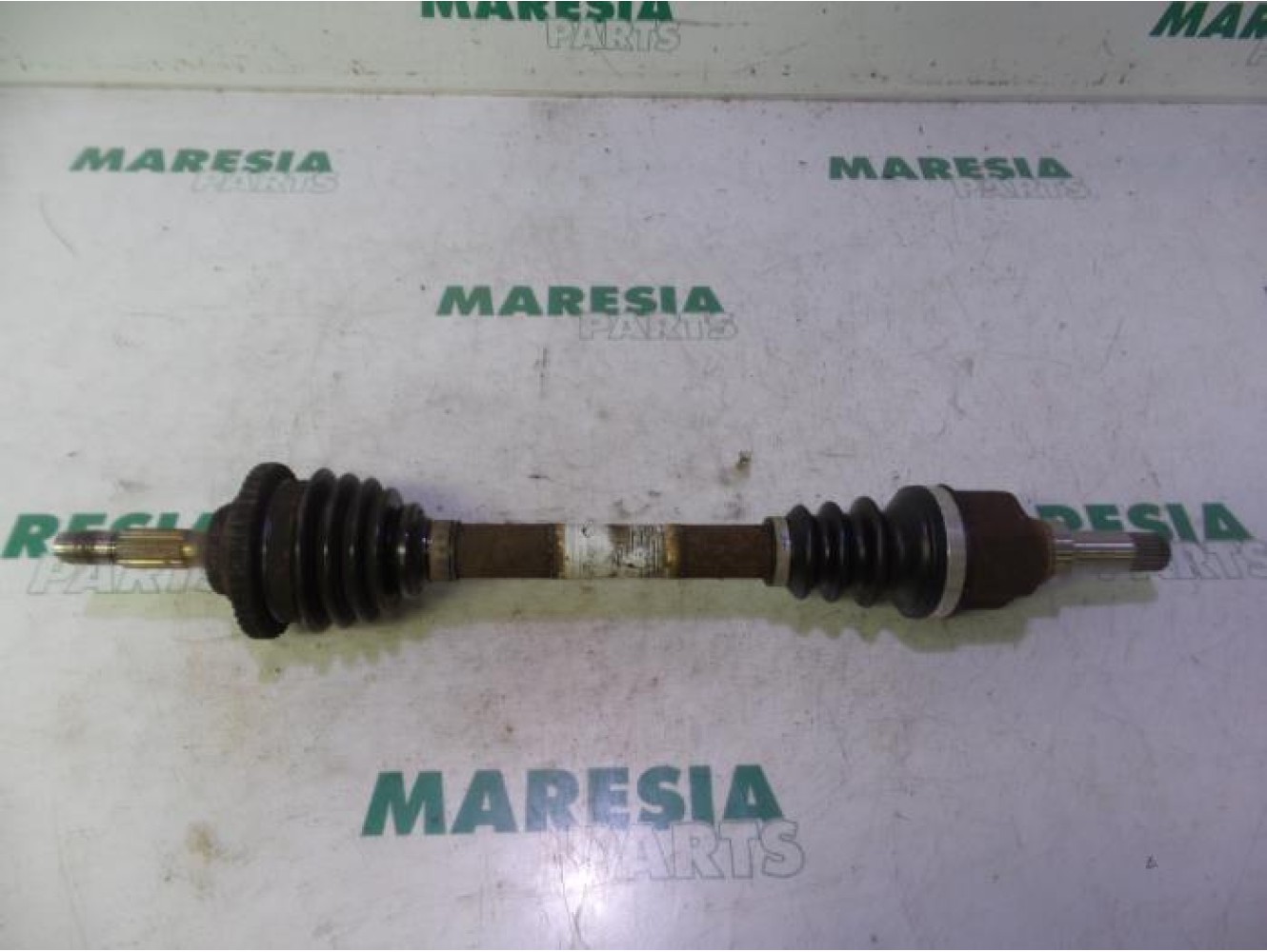 Peugeot - 206 - Aandrijfas links-voor