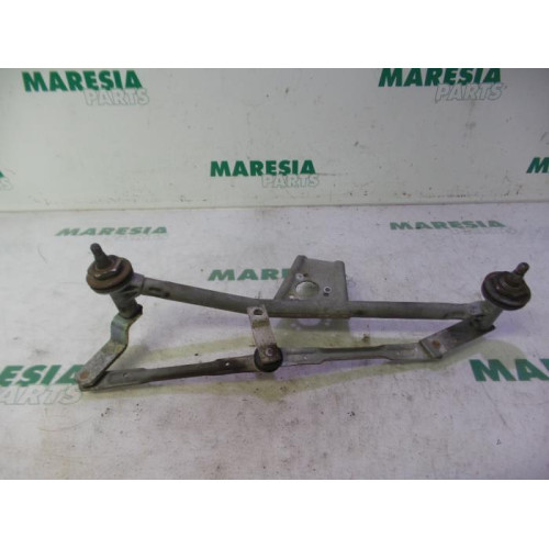 Peugeot - 206 - Wiper mechanism