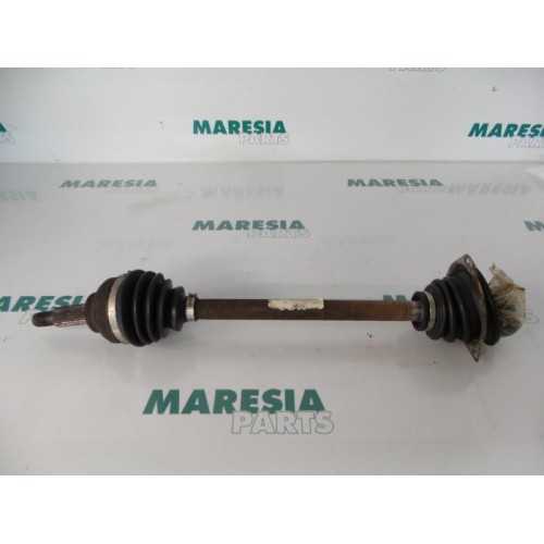 Renault - Trafic - Front drive shaft, left