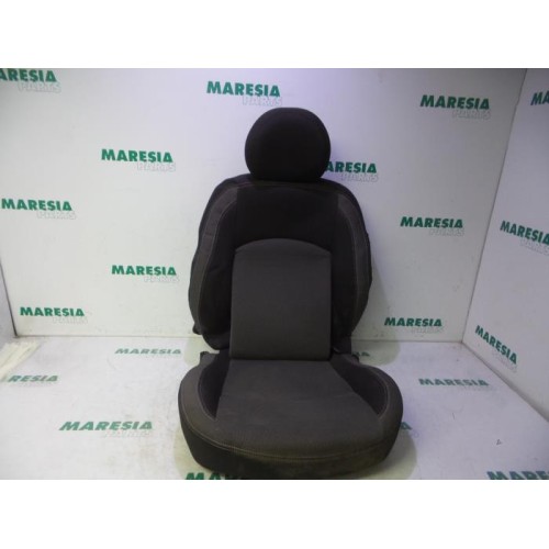 Peugeot - 206 - Sitz Verkleidung links