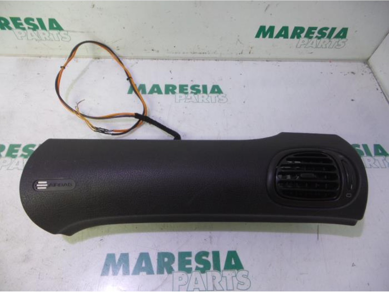 Peugeot - 206 - Airbag droite (tableau de bord)