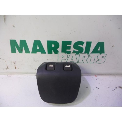 Peugeot - 206 - Multi-functional window switch