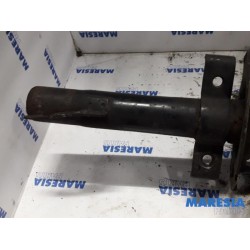 Renault - Megane - Front shock absorber rod, right
